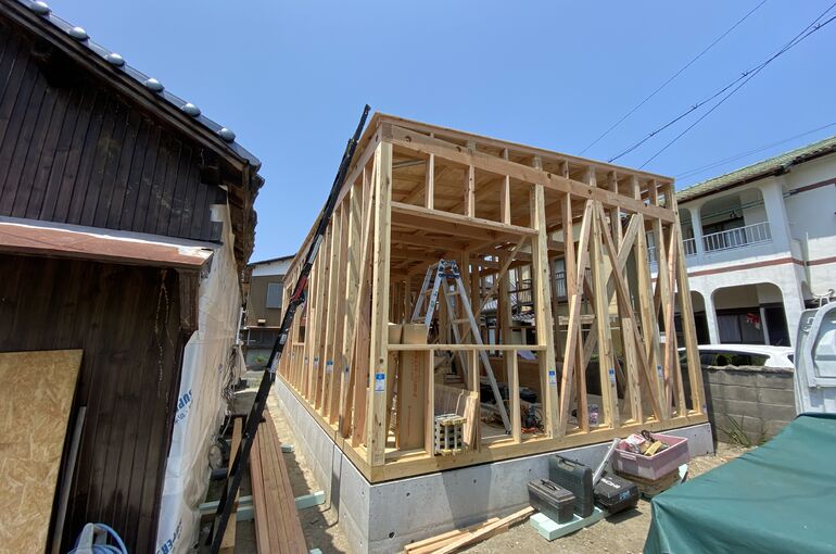 02D5A17E-EE57-47F4-9271-0B997403317B